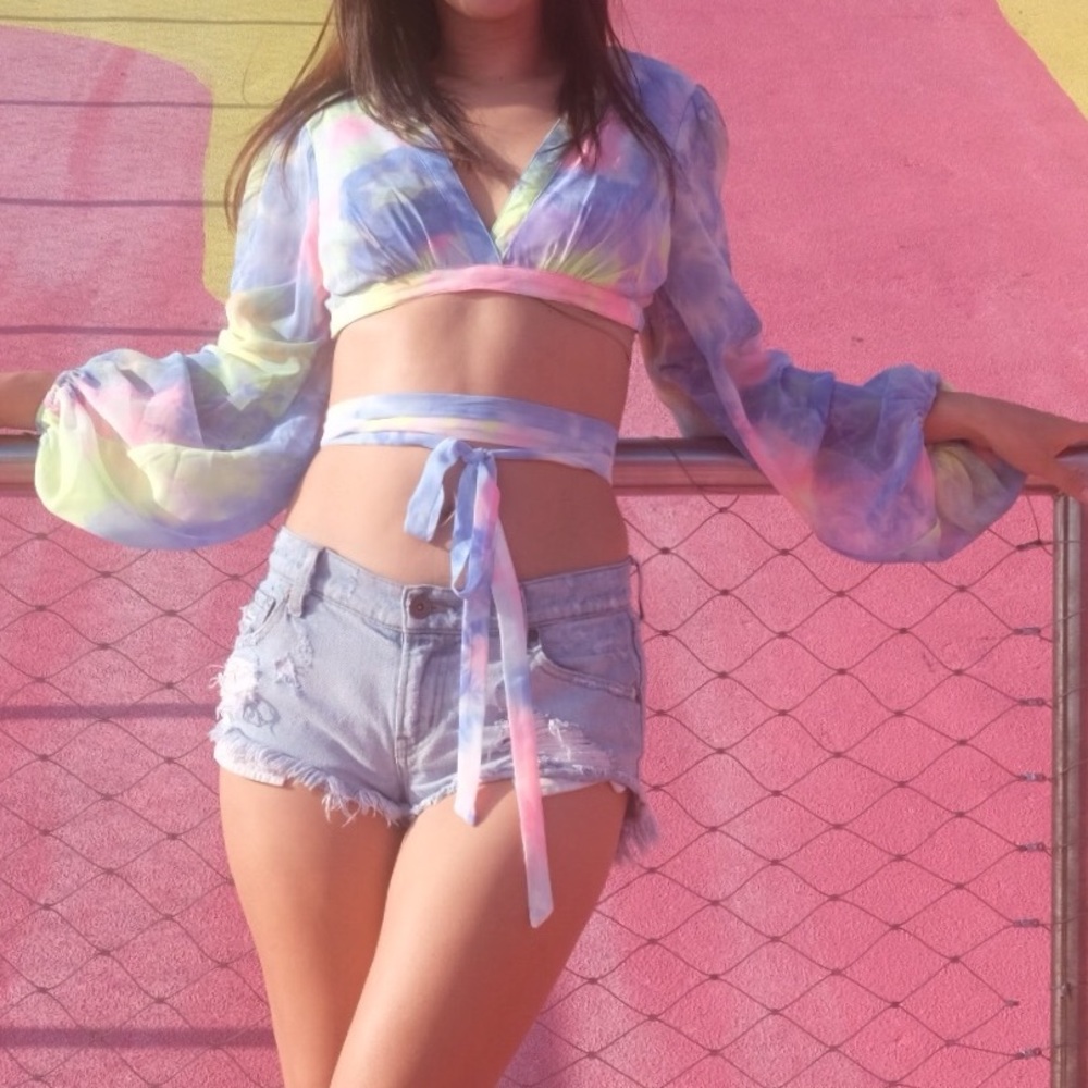 Tie-dyed Crop Top w Puffy Sleeves